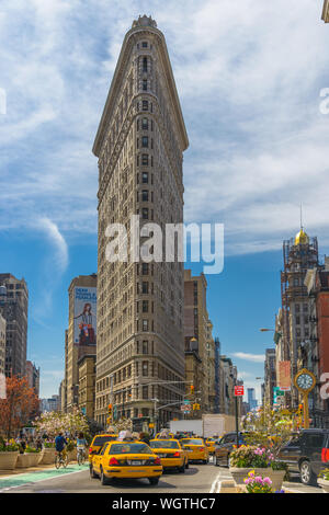 NEW YORK CITY - 15. April: Flatiron Building April 15, 2013 in New York, NY. beendete im Jahre 1902, dem Wahrzeichen Wolkenkratzer bezeichnet ein Wahrzeichen der Stadt war ich Stockfoto