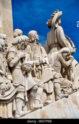 Lissabon, Portugal - 26. Juli 2019: Padrao dos Descobrimentos (Denkmal der Entdeckungen), mit Blick auf den Fluss Tejo in Belem. Stockfoto