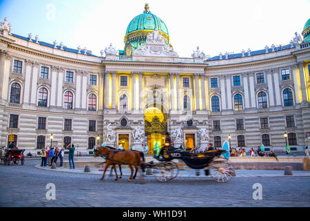 Eingang zur Hofburg in Michaelerplatz. Wien Österreich Stockfoto