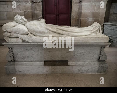 Dreux, Frankreich, 30. April 2019: Gedenkstätte von Antoine Montpensier innerhalb der Königlichen Kapelle Saint Louis Stockfoto