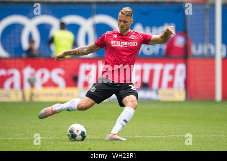 Marcell FRANKE (H) mit Kugel, Single Action mit Kugel, Aktion, vollständige Abbildung, Fußball 2. 1. Fussballbundesliga, 5. Spieltag, Hamburg Hamburg Hamburg (HH) - Hannover 96 (H) 3:0, 08/16/2019 in Hamburg/Deutschland. € | Nutzung weltweit Stockfoto