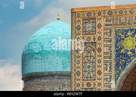 (Tilya-Kori Tilla-Kari) Madrasah, Registan Platz, Samarkand, Usbekistan Stockfoto