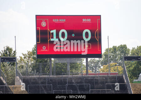 Kassel, Deutschland. 31 Aug, 2019. Das Endergebnis auf der Anzeigetafel, Display, Monitor, Video Wall, Bildschirm, Score, Funktion, Allgemein, Rand Motiv, Ende, Ergebnis, Fußball Bundesländer überein, Frauen, EURO Qualifikation, Deutschland (GER) - Montenegro (MNE) 10:0, am 31.08. 2019 in Kassel/Deutschland. € | Nutzung der weltweiten Kredit: dpa/Alamy leben Nachrichten Stockfoto