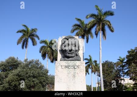 Havanna, Kuba - Februar 27, 2011: Büste von Abraham Lincoln in Havanna, Kuba. Die Statue ist in der Panamerikanischen Vereinigung Park entfernt. Stockfoto