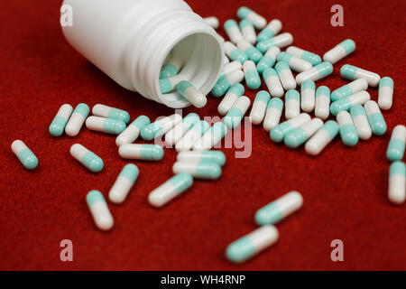 Verschiedene pharmazeutische Medizin Pillen, Tabletten und Kapseln Stockfoto