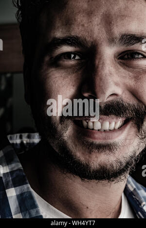 Porträt des Schauspielers mit seitlichen studio Beleuchtung Stockfoto