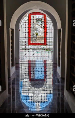 In der Spalte "Geometrie der Loha Prasat in Wat Ratchanatdaram, buddhistische Tempel (Wat) in Bangkok, Thailand Stockfoto