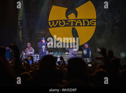 Moskau-13 NOVEMBER 2015: Rap Konzert der Hip Hop Band Wu-Tang Clan. Method Man, Raekwon, Inspectah deck, U-Gott, Masta Killa live auf der Bühne in Space Night Club Stockfoto