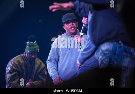 Moskau-13 NOVEMBER 2015: Rap Konzert der Hip Hop Band Wu-Tang Clan. Method Man, Raekwon, Inspectah deck, U-Gott, Masta Killa live auf der Bühne in Space Night Club Stockfoto