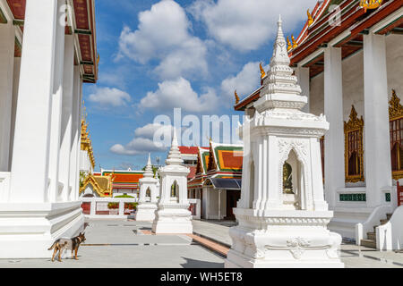 Stupa (chedi) im Wat Ratchanatdaram, buddhistische Tempel (Wat) in Bangkok, Thailand Stockfoto