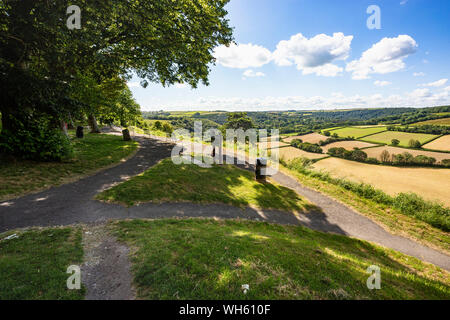 Sommer Blick vom Castle Hill, Great Torrington, über den Torridge Tal, RHS Rosemoor und Felder, hin zu Beaford: Great Torrington, Devon, UK Suchen Stockfoto