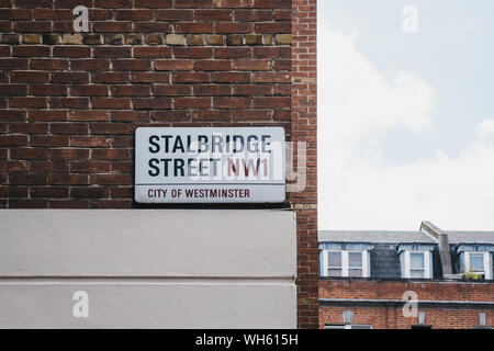 London, Großbritannien - 18 Juli, 2019: Straße Zeichen an der Wand in Stalbridge Street, Westminster, ein Borough, nimmt viel von der zentrale Bereich der Stockfoto