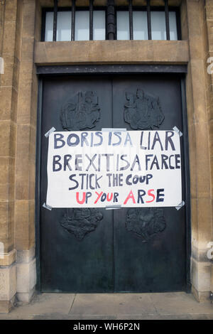 Protest außerhalb der City Hall, Norwich, folgenden PM Boris Johnson die Entscheidung des Parlaments im September auszusetzen. Norfolk, UK, 31. August 2019 Stockfoto