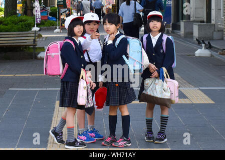 Japanische Schulmädchen Stockfoto