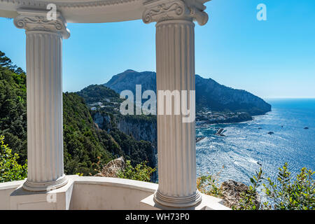 Blick auf die Insel Capri von Villa Lysis, Capri, Italien Stockfoto