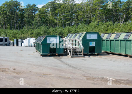 Single Stream Recycling center Container & alte Kühlschränke & Apparate über uns Deponie Bourne integrierte Bewirtschaftung fester Abfälle Anlage Stockfoto