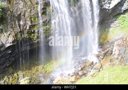 Regenbogen auf Narada fällt im Mount Rainier National Park Stockfoto