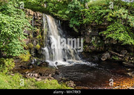 Catrake Kraft Wasserfall an der Küste zu Küste Spaziergang in der Nähe des Dorfes Keld in den Yorkshire Dales Stockfoto