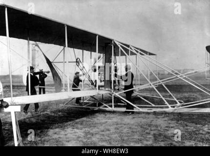 Orville Wright 1908, Virginia: Testen Sie den neuen Brüder Wright Doppeldecker.. . . . . Stockfoto