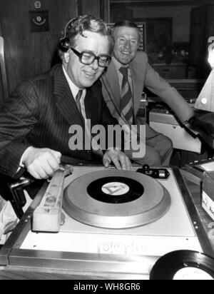 Jimmy Young und Geoffrey Howe 1979. Stockfoto