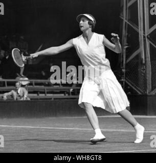 Die meisterhafte Helen Wills Moody. Die Enzyklopädie von Tennis auf Seite 174. Stockfoto