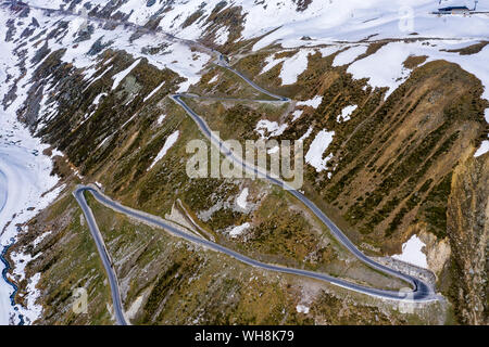 Luftaufnahme über Straße nach Rettenbach Gletscher, Sölden, Ötztal, Tirol, Österreich Stockfoto