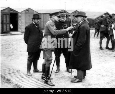 Krieg Führung Albert Thomas, französischer Minister für Bewaffnung und Joffre Blick auf während Haig darlegt, Lloyd George Stockfoto