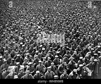 Deutsche Kriegsgefangene in der zweiten Schlacht an der Somme in der Nähe von Amiens August 1918 einen brillanten Britischen Erfolg erfasst Stockfoto