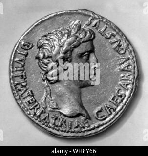 Eine Goldmünze des Augustus aus Lyon, 2 b) c) - 11. a.d Stockfoto