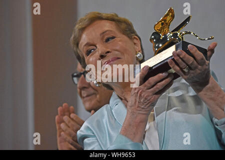 Venedig, Italien. 02 Sep, 2019. Julie Andrews erhalten den Goldenen Löwen für den beruflichen Erfolg während der 76. Filmfestival von Venedig im Sala Casino on September 02, 2019 in Venedig, Italien. Quelle: Andrea Merola/Erwachen/Alamy leben Nachrichten Stockfoto