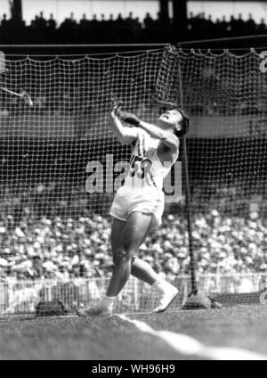 Aus., Melbourne, Olympics, 1956: Harold Connolly, 25 Jahre alt USA, die während der Endrunde der Hammer - werfen Veranstaltung, die er gewann. Stockfoto