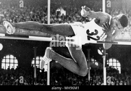 Aus., Melbourne, Olympics, 1956: Charles Dumas (USA) gewann den Hochsprung. Stockfoto