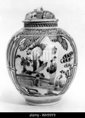 Japanische Arita Blau und Weiß jar und Abdeckung, 17. Die Dekoration ist Chinesisch Übergangsstil über niederländische Nachahmungen. Stockfoto