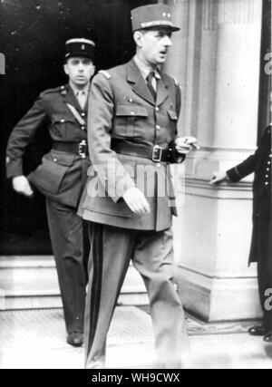 General Charles de Gaulle (1890-1970). Der französische General und ersten Präsidenten der Fünften Republik 1958-69. Von seinem Hotel am Morgen des D-Day. (D. h. keine Warnung vor dem D-Day die Alliierten gegeben worden). Stockfoto