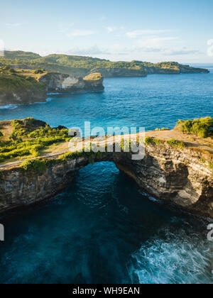 Luftaufnahme von Broken Strand, Klungkung, Nusa Penida, Bali, Indonesien, Südostasien, Asien Stockfoto