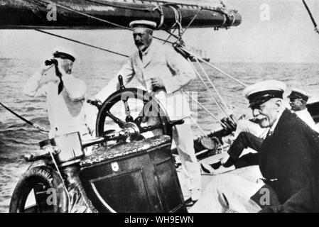 King George V (1865-1936), König von Großbritannien und Irland von 1910 am Rad der 'Britannia' im Jahre 1931. Stockfoto