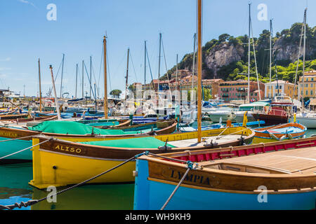 Port Lympia, Nizza, Alpes Maritimes, Cote d'Azur, Provence, Côte d'Azur, Frankreich, Mittelmeer, Europa Stockfoto