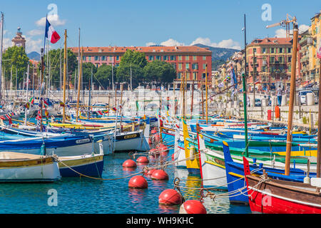 Port Lympia, Nizza, Alpes Maritimes, Cote d'Azur, Provence, Côte d'Azur, Frankreich, Mittelmeer, Europa Stockfoto