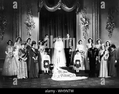 20. November 1947: Prinzessin Elizabeth heiratet Prinz Philip (später Königin Elizabeth II und der Herzog von Edinburgh). King George VI und Queen Elizabeth (die Königin Mutter) werden unten rechts auf dem Foto. Stockfoto