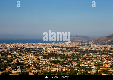 Stadt von Monreale Palermo, Sizilien, Italien, Mittelmeer, Europa gesehen Stockfoto