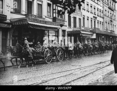 WW1: Deutsche Besetzung von Brüssel, Belgien. Deutsche Artillerie, der durch die Straßen, 26. Aug 1914. Stockfoto