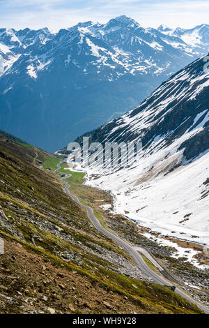 Straße nach Rettenbach Gletscher, Sölden, Ötztal, Tirol, Österreich Stockfoto