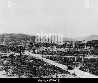 WW2: Hiroshima nach der Explosion der ersten Atombombe, 5. August 1945. Bombe fiel durch die USA. Stockfoto