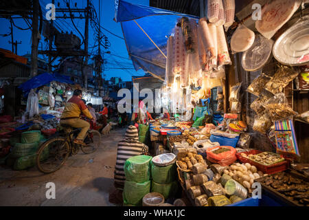 Besetzt die Straßen in der Altstadt von Kathmandu genannt Ason, Kathmandu, Nepal, Asien Stockfoto