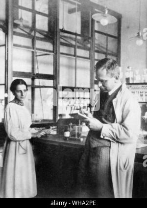 Lise Meitner und Otto Hahn im Labor der Kaiser-Wilhelm-Institut in Berlin, 1925. Stockfoto