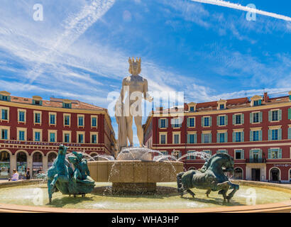 Der Brunnen von der Sonne in Nizza, Alpes Maritimes, Cote d'Azur, Côte d'Azur, Provence, Frankreich, Mittelmeer, Europa Stockfoto