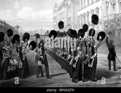 Krieg der Russen Serie von 1854. G H Thomas graviert per E Walker. Parade der Schotten Fusileer Wachen am Buckingham Palace Stockfoto