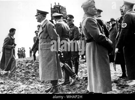 Befehl Bereich bei Manövern von 1937. . . Hitler, Adolf (Der Fuhrer) Deutsche (Österreichische) NS-Diktator, Redner und Politiker; Stockfoto