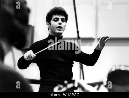 Daniel Barenboim. Pianist und Dirigent. . . Barenboim, Daniel Israelischen (Argentinien) geborene Dirigent und Pianist. Musik, Direktor der Pariser Orchester. Musik, 1975-1989 Direktor des Chicago Symphony Orchestra 1991 Stockfoto