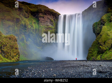 Skogafoss Wasserfall, Skógar im südlichen Island Stockfoto